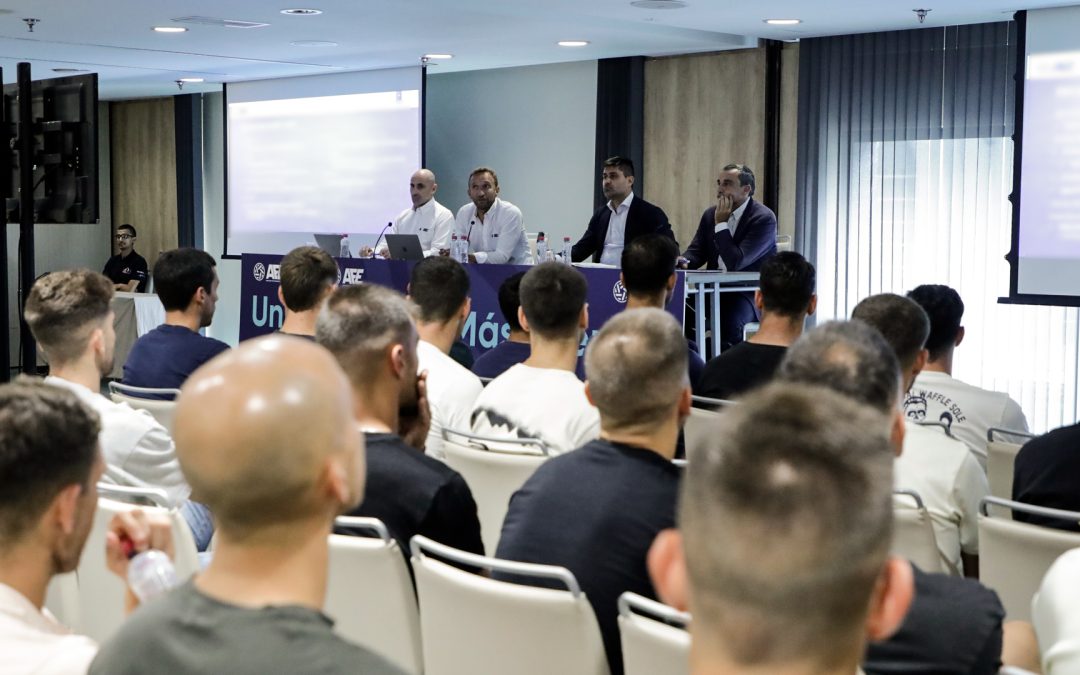 Reunión futbolistas Primera RFEF