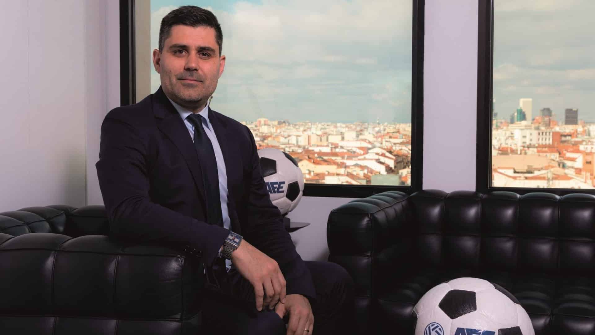 El presidente de FIFPRO, David Aganzo, consigue una mayor protección para las futbolistas