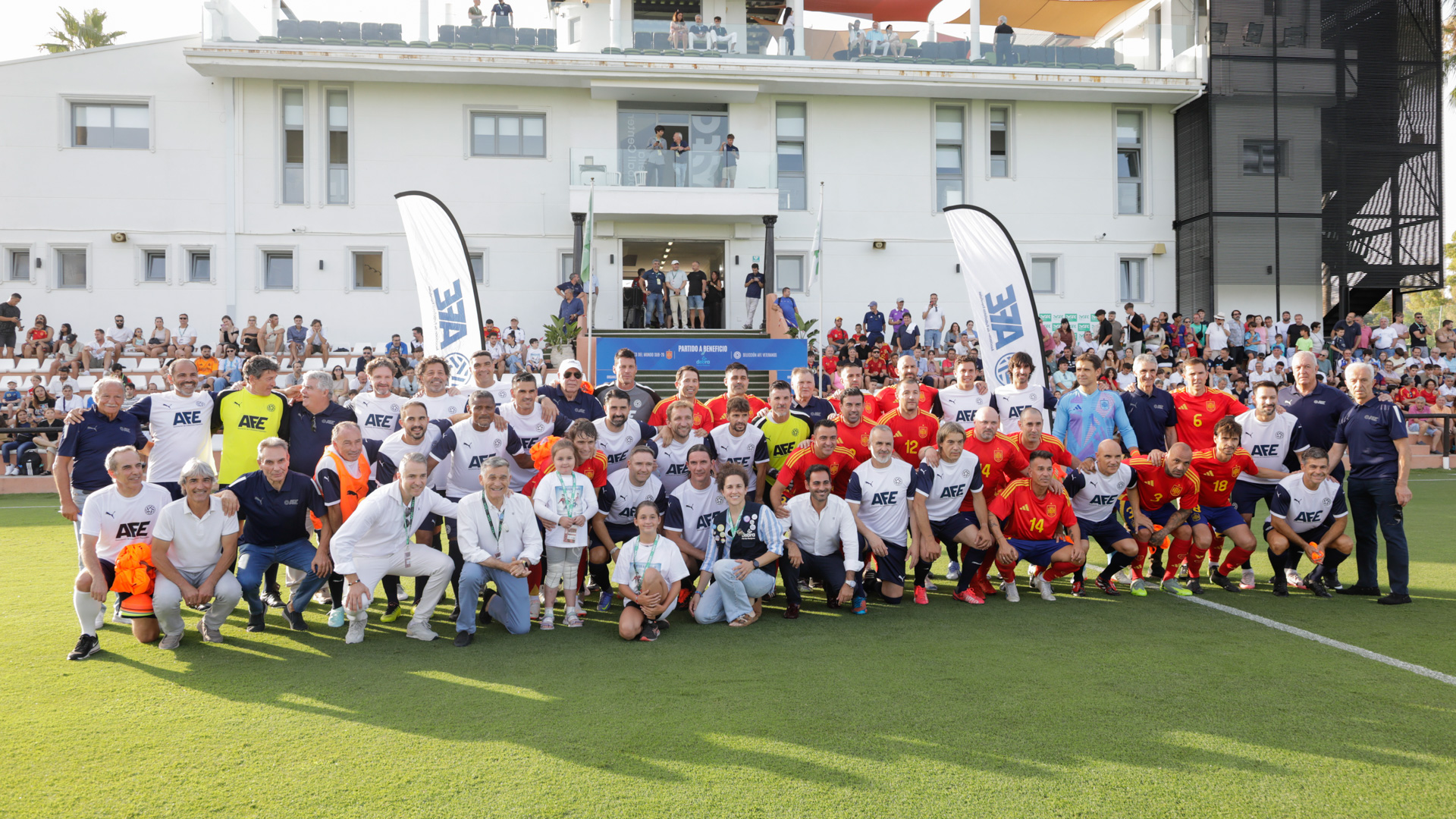 Goles, talento y solidaridad: Veteranos AFE y Campeones del Mundo Sub-20 alumbran Marbella