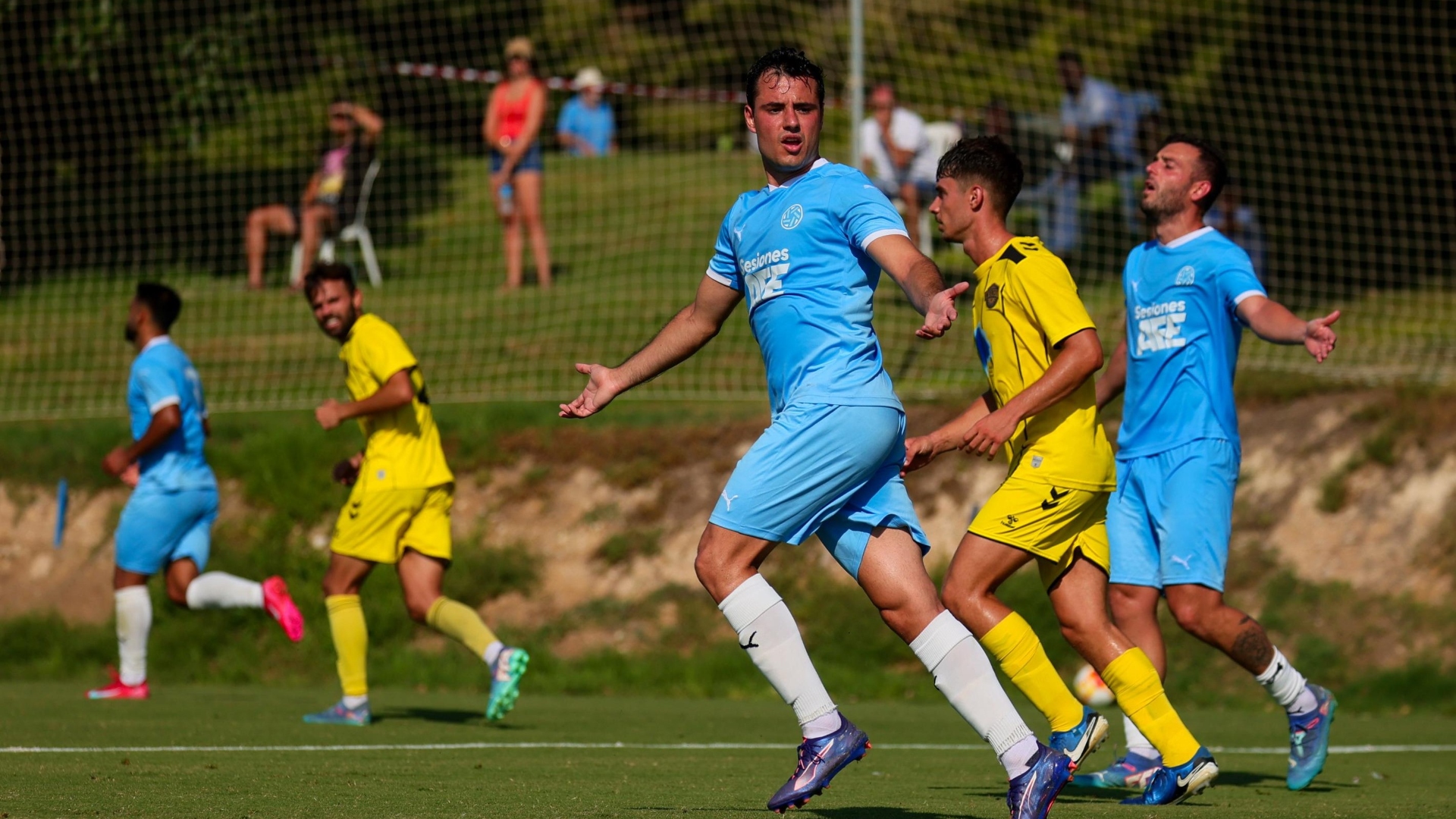 La Selección AFE Fútbol convence y deja una gran imagen pese a caer ante el Intercity (1-2)