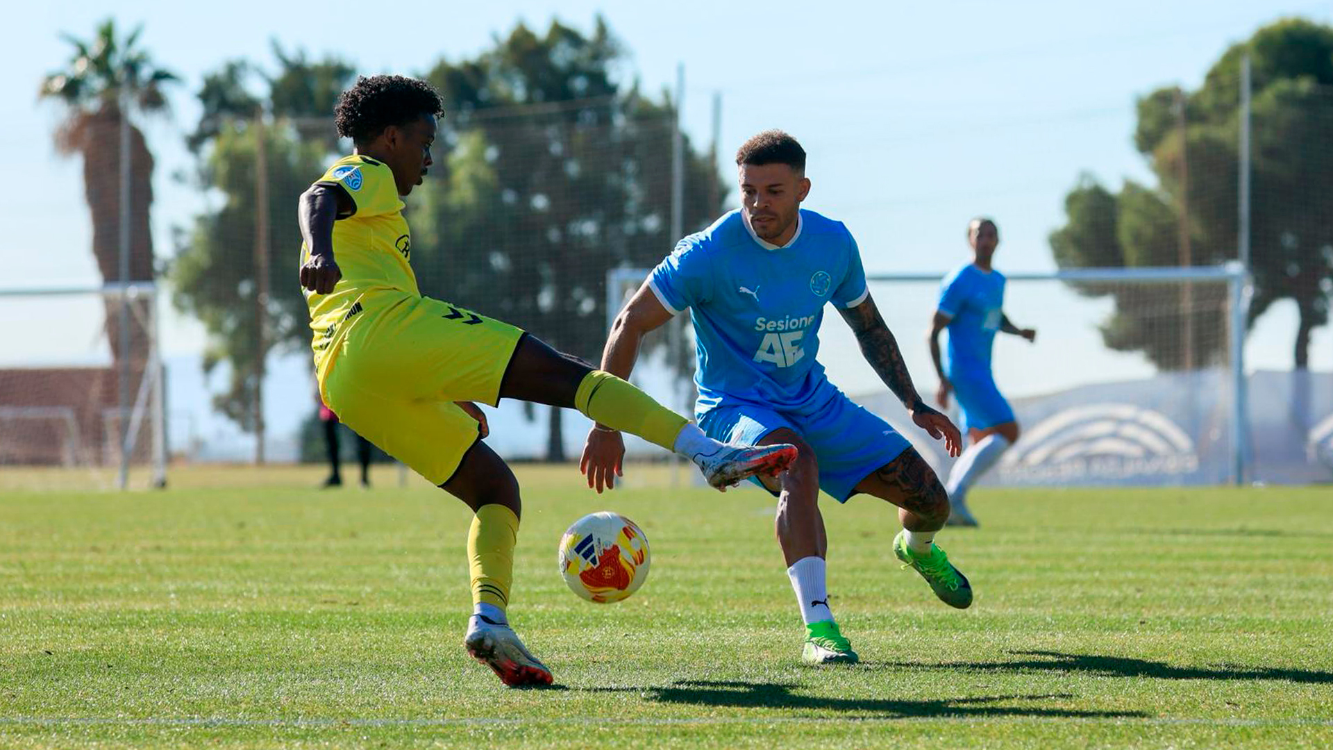 La Selección AFE Fútbol compite y convence pese a caer ante el Intercity (1-2)