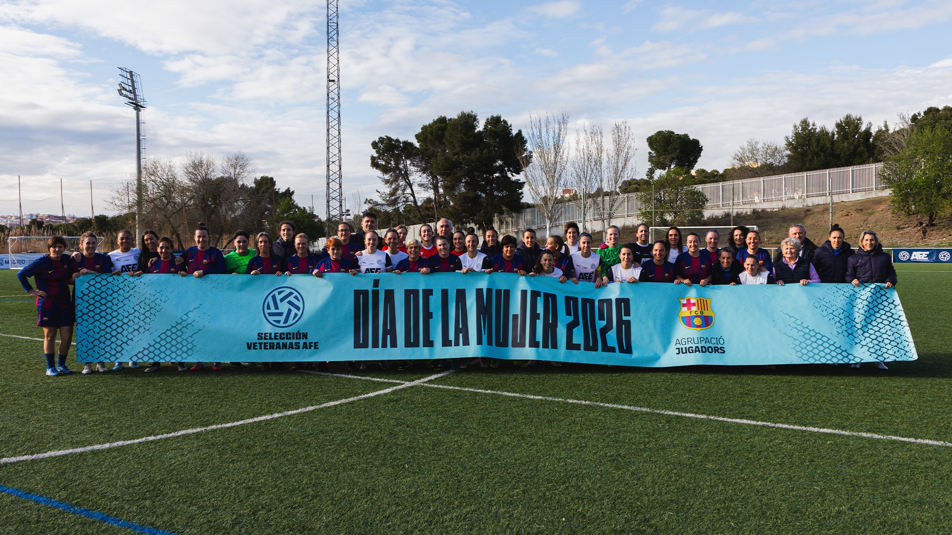 Veteranas de AFE y F.C. Barcelona celebran la igualdad de género para conmemorar el Día Internacional de la Mujer