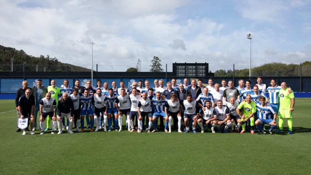 La Selección Veteranos AFE y los Veteranos del RC Deportivo comparten una jornada de compañerismo y solidaridad