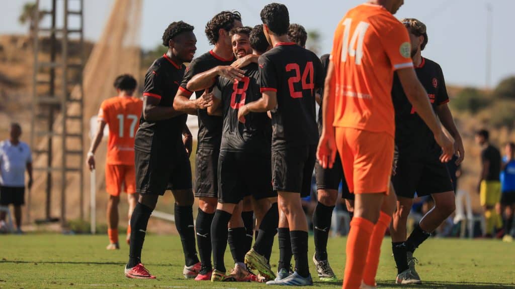 La Selección AFE Fútbol firma un empate de carácter y capacidad de reacción ante el Torrellano (3-3)