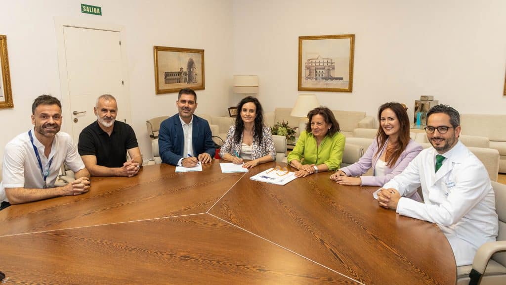 La Asociación de Futbolistas Españoles y el Hospital Ruber Internacional firman un acuerdo para acercar la medicina reproductiva a los y las futbolistas