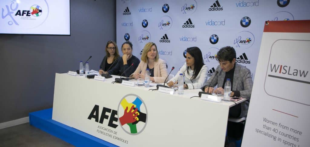 AFE y WISLaw celebraron un desayuno jurídico sobre la profesionalización del fútbol femenino